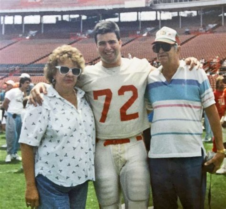Who are Mario Cristobal's Parents?