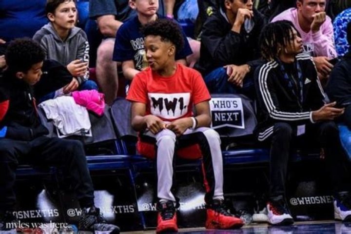 Who are Mikey Williams Siblings, Skye and Marvin Williams?