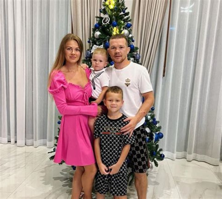 Who are the parents of Petr Yan?