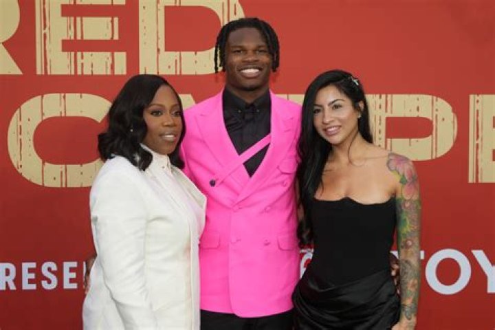 Who Are Travis Hunter Parents?