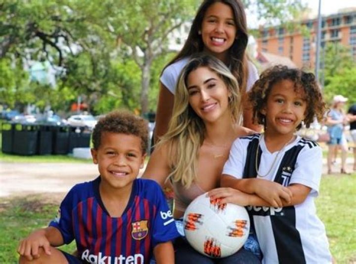 Who is Claudia Sampedro: Biography, Net Worth & more