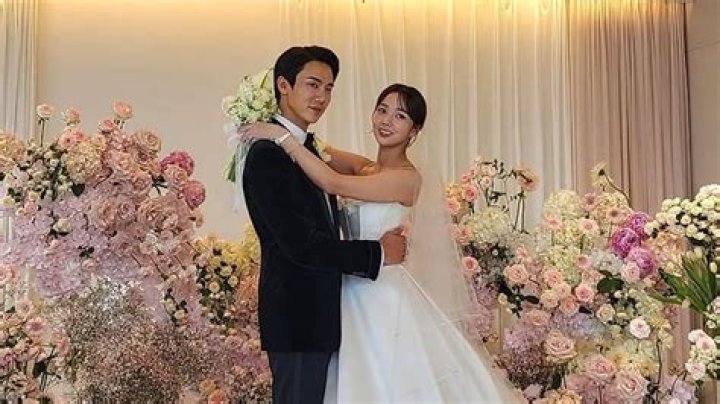Yoo Ah-in Wife: Is Yoo Ah-in Married?